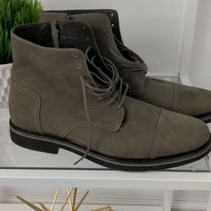 Suede boots